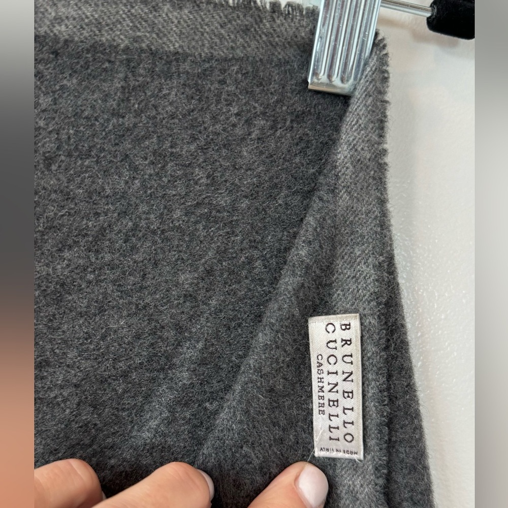 Brunello Cuccinelli Cashmere Grey Shawl /Blanket - Picture 4 of 6